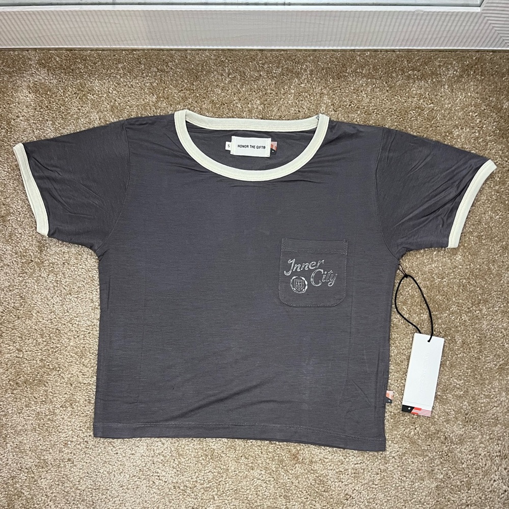 Honor The Gift Neighborhood Pocket S/S Tee Inner City Graphic tee Size Small
